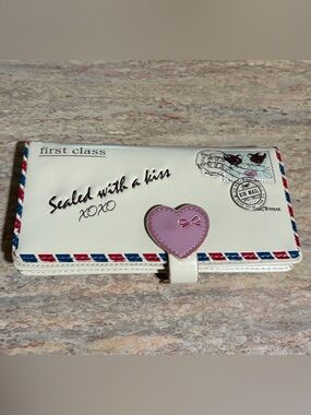 Sealed with a Kiss Ivory and Pink Heart Wallet by Shag Wear Canada
